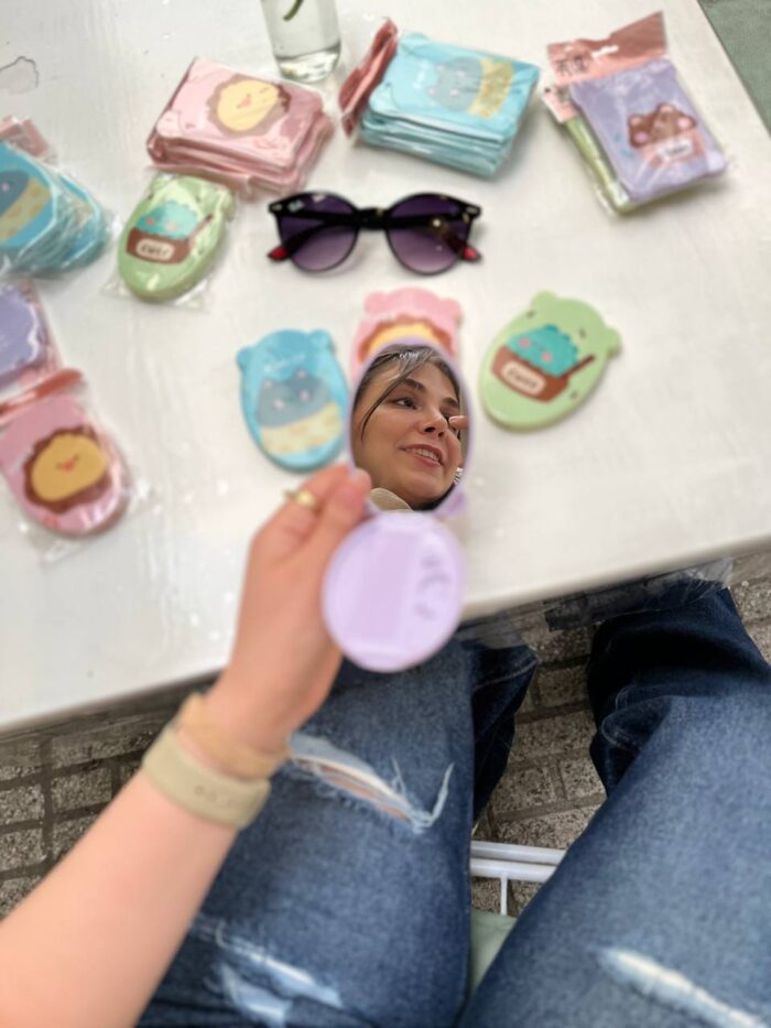 عکس آینه جیبی